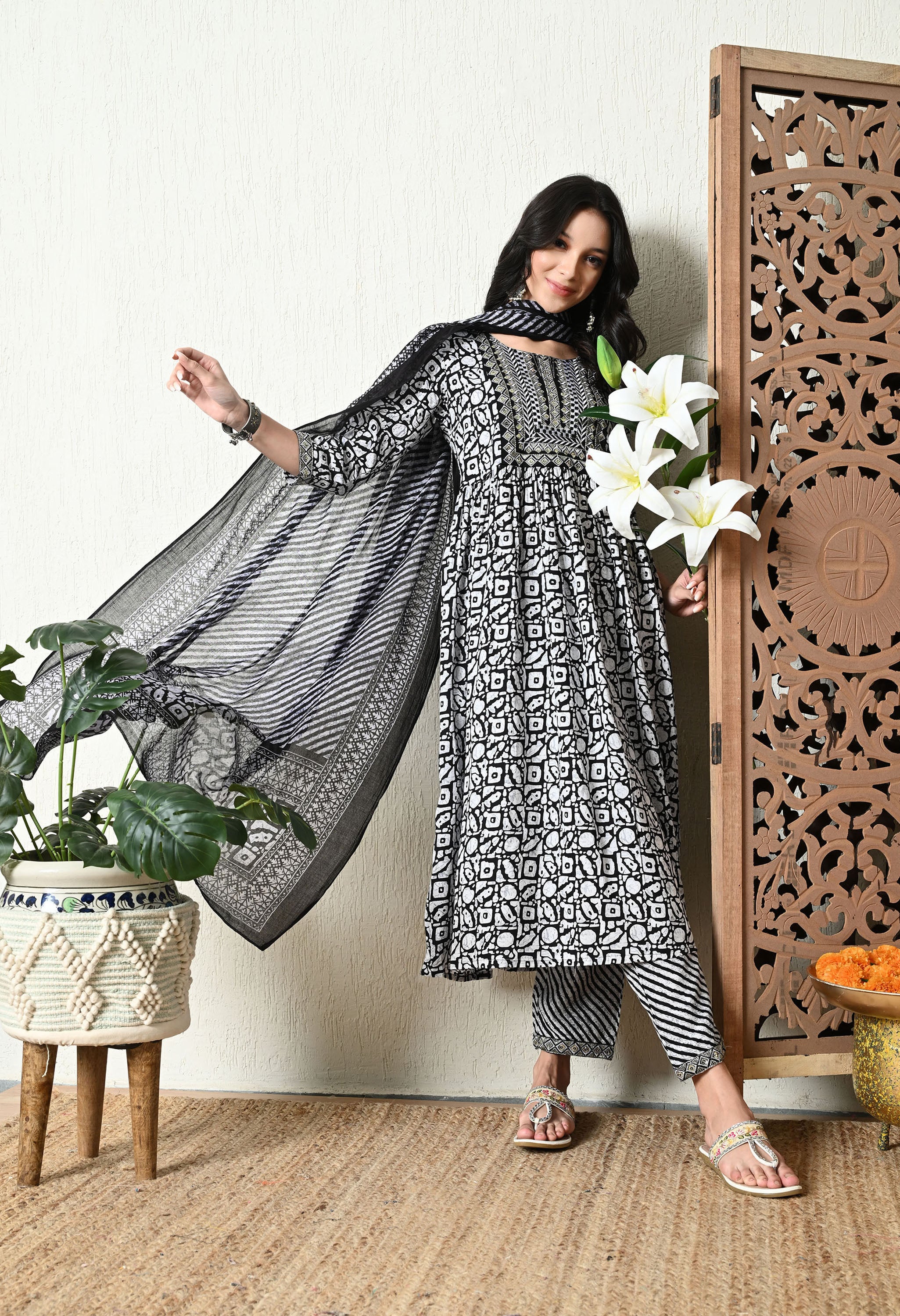 Women Black Nyra Cut kurta pant with dupatta