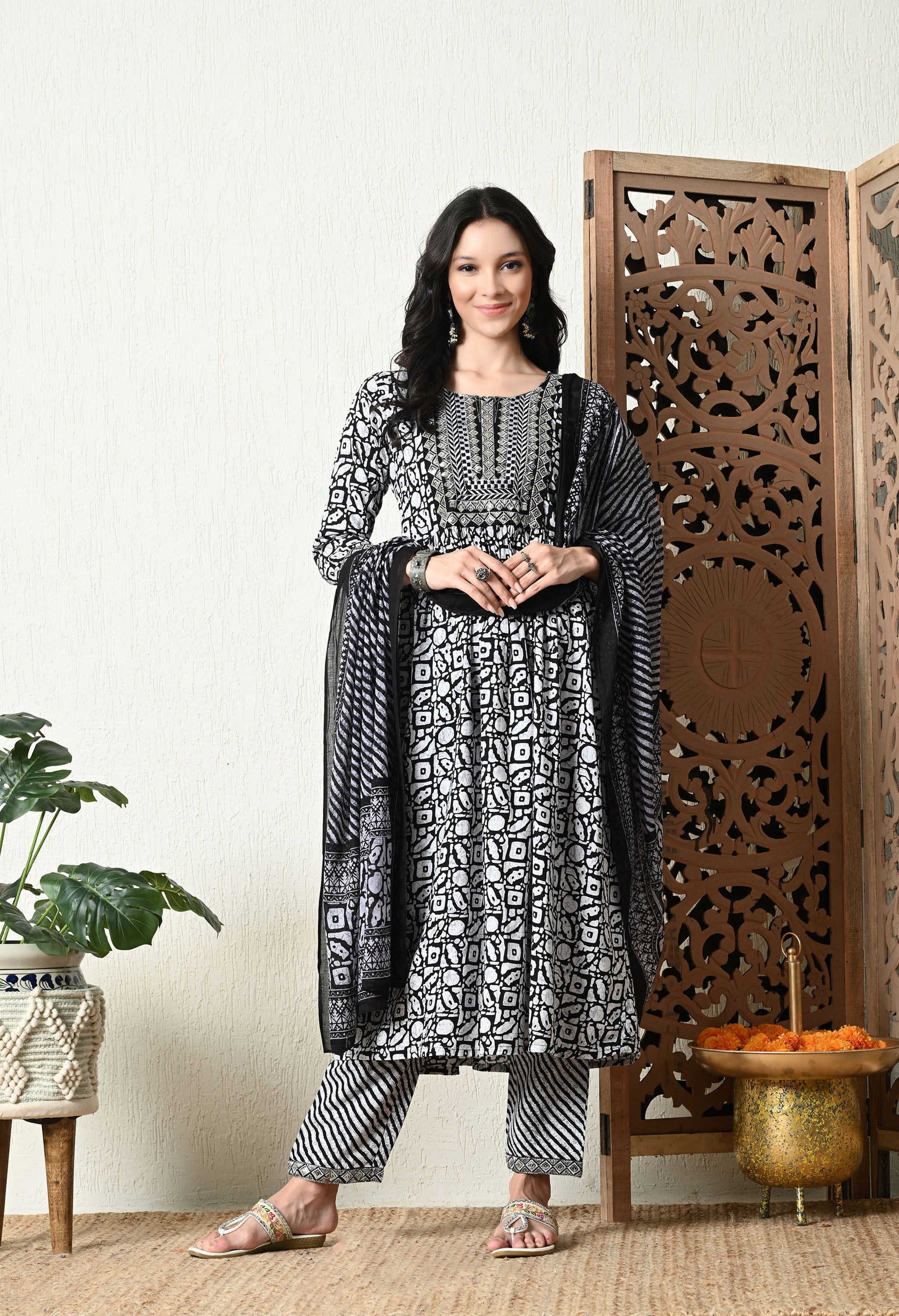 Women Black Nyra Cut kurta pant with dupatta