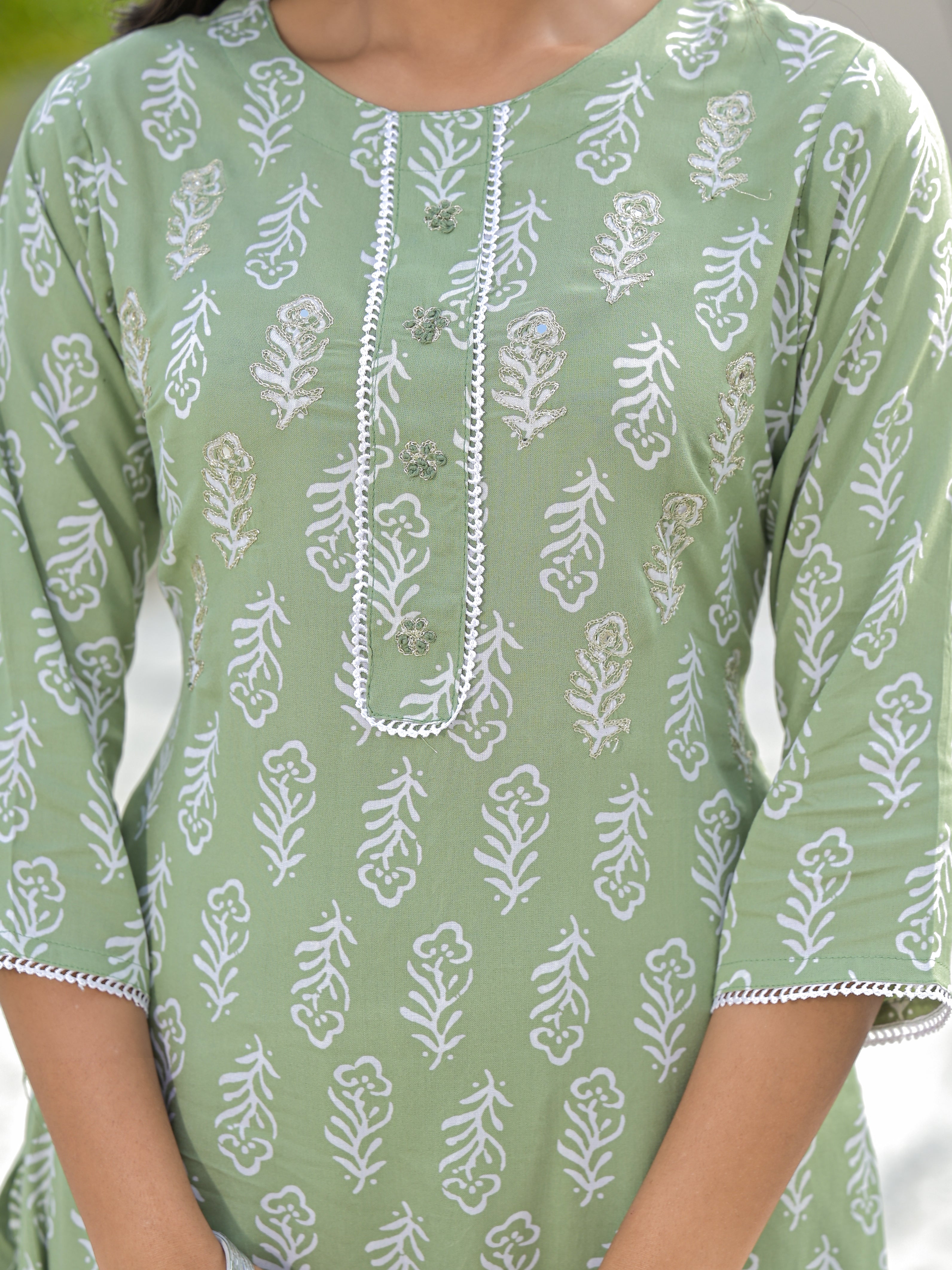 Women Rayon Green Printed Kurta Pant with Dupatta Set+J7